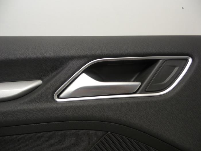 Deurbekleding 4Deurs links-achter van een Audi A3 Limousine (8VS/8VM) 1.4 TFSI 16V 2015