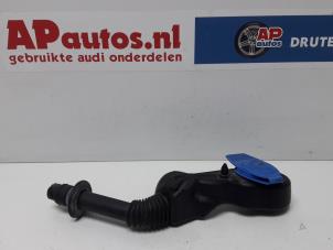 Gebruikte Ruitensproeiertank voor Audi A6 (C6) 3.2 V6 24V FSI Prijs € 20,00 Margeregeling aangeboden door AP Autos