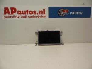 Gebruikte Display Multi Media regelunit Audi A5 (8T3) 2.0 FSI 16V Prijs € 99,99 Margeregeling aangeboden door AP Autos