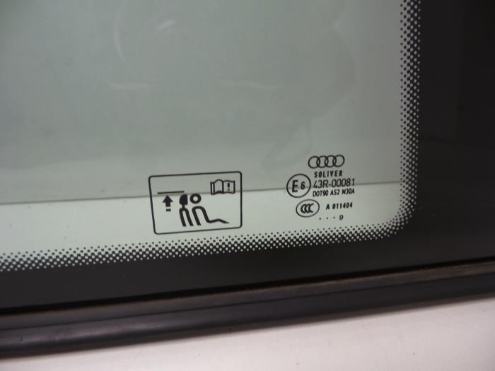 Ruit 2Deurs rechts-achter van een Audi A5 (8T3) 2.0 FSI 16V 2009