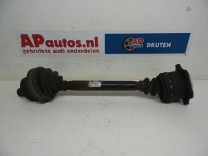 Gebruikte Aandrijfas links-voor Audi A4 Avant (B5) 2.5 TDI V6 24V Prijs € 24,99 Margeregeling aangeboden door AP Autos