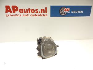 Gebruikte Mistlamp rechts-voor Audi A8 (D2) 4.2 V8 40V Quattro Prijs € 19,99 Margeregeling aangeboden door AP Autos