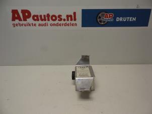 Gebruikte Radio versterker Audi A2 (8Z0) 1.6 FSI 16V Prijs € 45,00 Margeregeling aangeboden door AP Autos