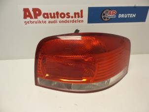Gebruikte Achterlicht rechts Audi A3 (8P1) 2.0 TDI 16V Prijs € 30,00 Margeregeling aangeboden door AP Autos