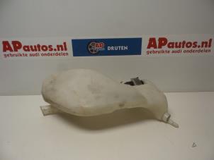 Gebruikte Ruitensproeiertank voor Audi Cabrio (B4) 2.8 E Prijs € 15,00 Margeregeling aangeboden door AP Autos