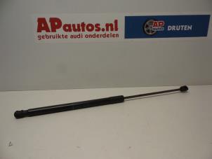 Gebruikte Amortisseur links-achter Audi A1 Sportback (8XA/8XF) 1.4 TFSI Cylinder on demand 16V Prijs € 15,00 Margeregeling aangeboden door AP Autos