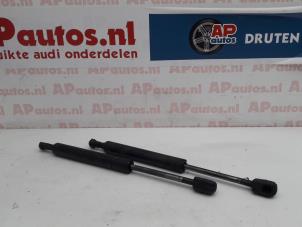 Gebruikte Set Gasdempers Achterklep Audi Cabrio (B4) 1.9 TDI Prijs € 9,99 Margeregeling aangeboden door AP Autos