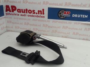 Gebruikte Veiligheidsgordel rechts-voor Audi Cabrio (B4) 1.9 TDI Prijs op aanvraag aangeboden door AP Autos