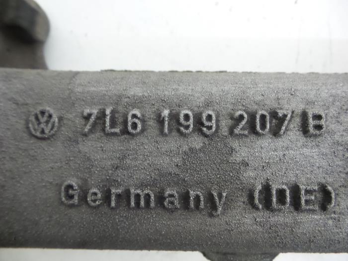 Motorbalk van een Audi Q7 (4LB) 3.0 TDI V6 24V 2006