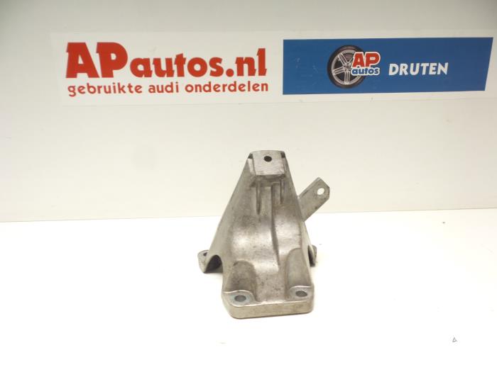 Gebruikte Motorsteun Audi A4 Avant (B6) 2.5 TDI 24V Prijs € 19,99 Margeregeling aangeboden door AP Auto's