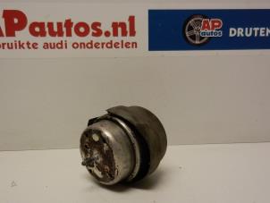 Gebruikte Motorsteun Audi A4 (B6) 2.0 FSI 16V Prijs € 19,99 Margeregeling aangeboden door AP Auto's