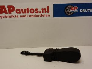 Gebruikte Deurvanger 4Deurs links-achter Audi A1 Sportback (8XA/8XF) 1.2 TFSI Prijs € 17,50 Margeregeling aangeboden door AP Autos