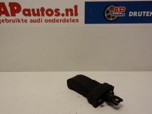 Gebruikte Deurvanger 2Deurs links Audi A1 (8X1/8XK) 1.6 TDI 16V Prijs € 17,50 Margeregeling aangeboden door AP Autos