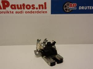 Gebruikte Achterklep Slotmechaniek Audi A3 Sportback (8PA) 1.6 Prijs € 14,99 Margeregeling aangeboden door AP Autos