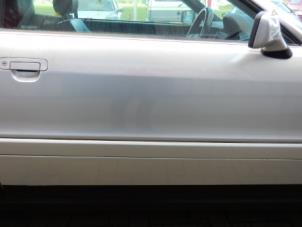Gebruikte Portier 2Deurs rechts Audi Cabrio (B4) 2.0 E Prijs € 75,00 Margeregeling aangeboden door AP Autos