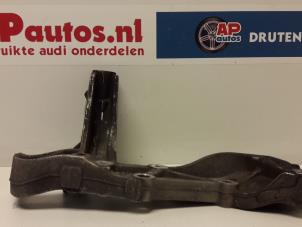 Gebruikte Draagarmsteun rechtsvoor Audi A3 Sportback (8PA) 1.6 Prijs € 19,99 Margeregeling aangeboden door AP Autos