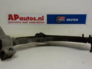 Gebruikte Draagarm rechts-voor Audi A3 Sportback (8PA) 1.6 Prijs € 45,00 Margeregeling aangeboden door AP Autos