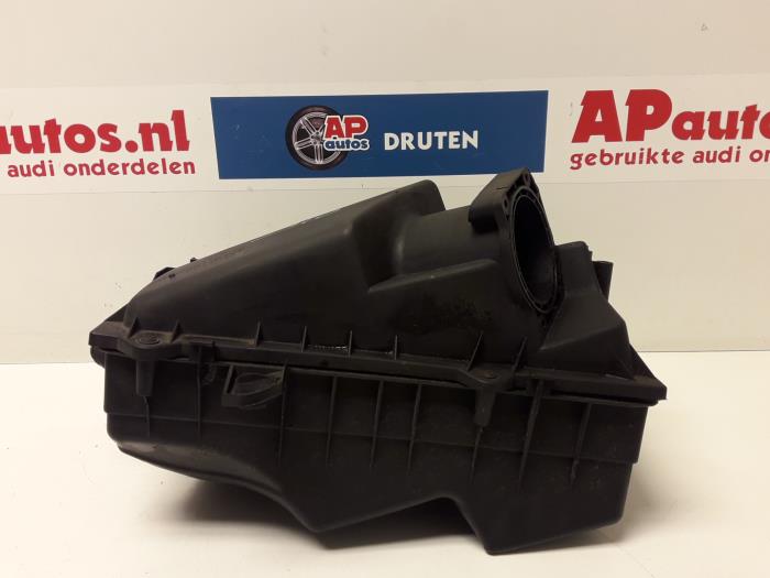 Gebruikte Luchtfilterhuis Audi A3 (8L1) 1.6 Prijs € 19,99 Margeregeling aangeboden door AP Auto's