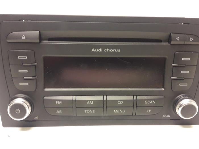 Radio CD Speler van een Audi A3 (8P1) 1.6 2009