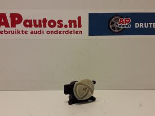 Gebruikte Kachelklep Motor Audi RS 4 Avant (B7) Prijs € 14,99 Margeregeling aangeboden door AP Autos