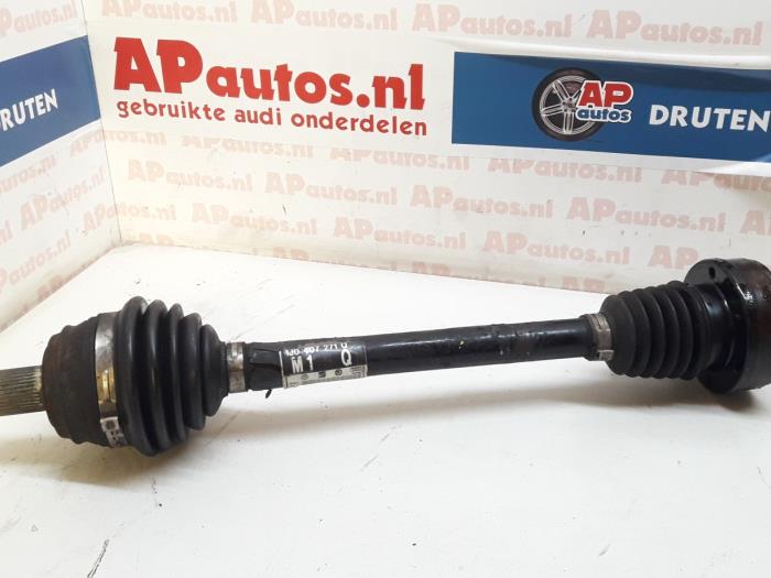 Gebruikte Aandrijfas links-voor Audi A3 (8L1) 1.6 Prijs € 24,99 Margeregeling aangeboden door AP Auto's
