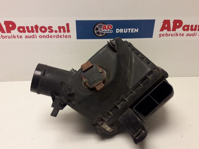 Gebruikte Luchtfilterhuis Audi A4 (B5) 2.6 E V6 Prijs € 24,99 Margeregeling aangeboden door AP Auto's