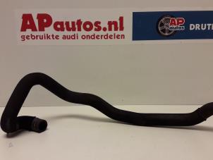 Gebruikte Koelwaterslang Audi RS 4 Avant (B7) RS4 4.2 V8 40V Prijs € 24,99 Margeregeling aangeboden door AP Auto's