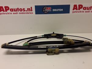 Gebruikte Ruitmechaniek 4Deurs links-voor Audi A4 Avant (B8) 2.0 TDI 16V Prijs € 24,99 Margeregeling aangeboden door AP Autos