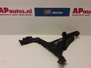 Gebruikte Bumperhoek rechts-achter Audi A3 Sportback (8PA) 1.9 TDI Prijs € 45,00 Margeregeling aangeboden door AP Autos