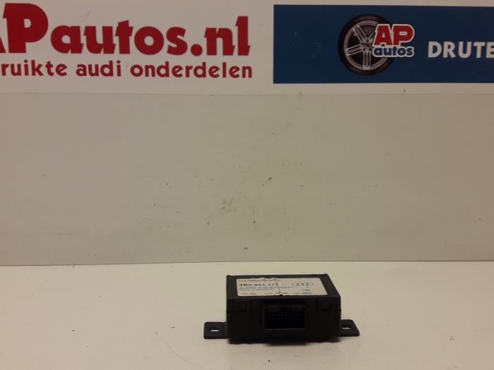 Alarm module van een Audi A6 (C5) 2.5 TDI V6 24V 2000