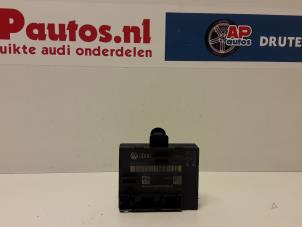 Gebruikte Module Centrale Deurvergrendeling Audi Q5 (8RB) 2.0 TDI 16V Quattro Prijs € 40,00 Margeregeling aangeboden door AP Autos