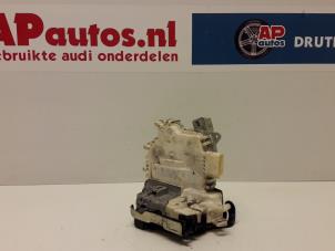 Gebruikte Deurslot Mechaniek 4Deurs rechts-achter Audi A4 Avant (B8) 2.0 TDI 16V Prijs € 29,99 Margeregeling aangeboden door AP Autos
