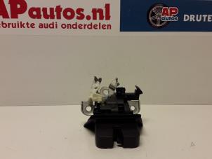 Gebruikte Slotmechaniek Achterklep Audi A4 Avant (B8) 2.0 TDI 16V Prijs op aanvraag aangeboden door AP Autos