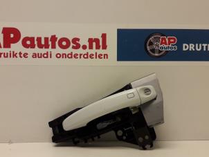 Gebruikte Deurgreep 4Deurs links-voor Audi A1 Sportback (8XA/8XF) 1.2 TFSI Prijs € 35,00 Margeregeling aangeboden door AP Autos