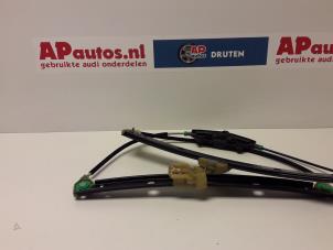 Gebruikte Ruitmechaniek 4Deurs rechts-voor Audi A4 (B8) 2.0 TDI 16V Prijs op aanvraag aangeboden door AP Autos