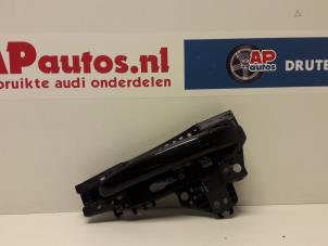 Gebruikte Deurgreep 4Deurs links-achter Audi A4 (B8) 1.8 TFSI 16V Prijs € 24,99 Margeregeling aangeboden door AP Autos