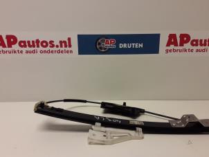 Gebruikte Ruitmechaniek 4Deurs links-achter Audi A4 (B8) 1.8 TFSI 16V Prijs € 50,00 Margeregeling aangeboden door AP Autos