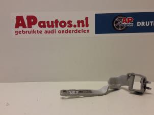 Gebruikte Scharnier Achterklep Audi A1 Sportback (8XA/8XF) 1.2 TFSI Prijs € 30,00 Margeregeling aangeboden door AP Autos