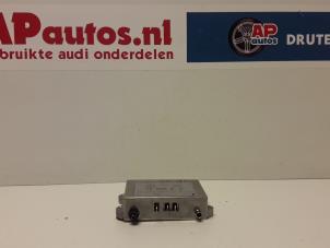 Gebruikte Module Telefoon Audi A8 (D2) 4.2 V8 40V Quattro Prijs € 74,99 Margeregeling aangeboden door AP Autos