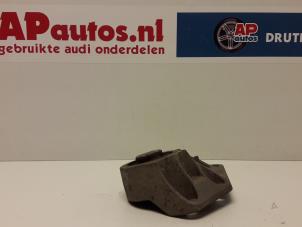 Gebruikte Versnellingsbak Steun Audi A6 Avant Quattro (C6) 3.0 TDI V6 24V Prijs € 19,99 Margeregeling aangeboden door AP Autos