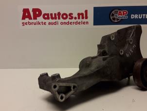 Gebruikte Dynamosteun boven Audi A4 Avant (B7) 2.0 20V Prijs € 19,99 Margeregeling aangeboden door AP Auto's
