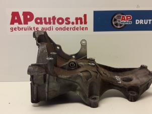 Gebruikte Dynamosteun boven Audi A4 Avant (B6) 2.0 20V Prijs € 19,99 Margeregeling aangeboden door AP Auto's