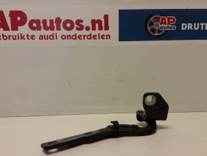 Gebruikte Achterklep Scharnier Audi A2 (8Z0) 1.4 TDI Prijs € 20,00 Margeregeling aangeboden door AP Autos
