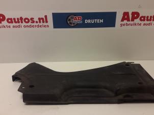 Gebruikte Beschermplaat bodem Audi A4 Prijs € 20,00 Margeregeling aangeboden door AP Autos