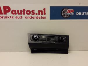 Gebruikte Climatronic Paneel Audi A4 (B8) 1.8 TFSI 16V Prijs € 50,00 Margeregeling aangeboden door AP Autos