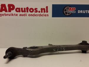 Gebruikte Draagarm onder rechts-voor Audi A4 (B7) 2.0 20V Prijs € 19,99 Margeregeling aangeboden door AP Autos