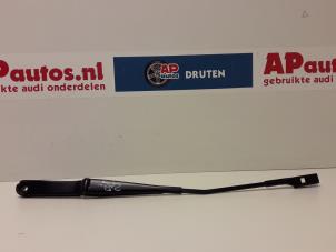 Gebruikte Ruitenwisserarm voor Audi A1 Sportback (8XA/8XF) 1.2 TFSI Prijs € 20,00 Margeregeling aangeboden door AP Autos