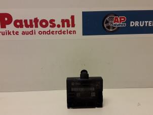 Gebruikte Module Centrale Deurvergrendeling Audi A1 (8X1/8XK) 1.4 TFSI 16V 122 Prijs € 25,00 Margeregeling aangeboden door AP Autos