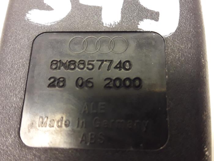 Veiligheidsgordel Insteek rechts-achter van een Audi TT (8N3) 1.8 20V Turbo Quattro 2000