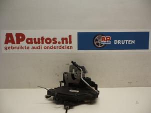 Gebruikte Deurslot Mechaniek 4Deurs rechts-voor Audi A6 (C5) 2.5 TDI V6 24V Prijs € 29,99 Margeregeling aangeboden door AP Autos